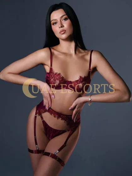 Cirkeline photo 4 in Massy: 25 years old, european, slim, black hair, 172 cm, 55 kg, Medium bust