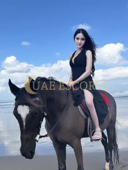 Colomba photo 1 in Paris: 25 years old, asian, slim, black hair, 170 cm, 50 kg, Large bust