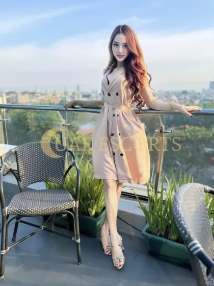 Colomba photo 3 in Paris: 25 years old, asian, slim, black hair, 170 cm, 50 kg, Large bust
