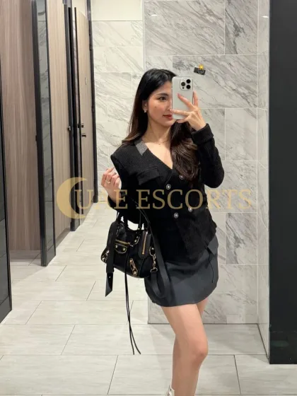 Concha photo 4 in Krefeld: 23 years old, skinny, black hair, 165 cm, 49 kg, Large bust