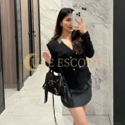 Concha photo 4 in Krefeld: 23 years old, skinny, black hair, 165 cm, 49 kg, Large bust