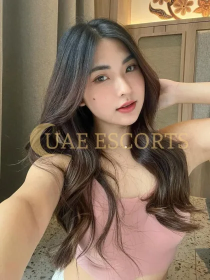 Concha photo 6 in Krefeld: 23 years old, skinny, black hair, 165 cm, 49 kg, Large bust