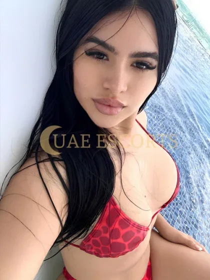Constanza photo 2 in Glasgow: 25 years old, slim, black hair, 165 cm, 60 kg, Medium bust