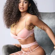 Coral photo 1 in Angers: 23 years old, arab, regular, black hair, 147 cm, 54 kg, Medium bust