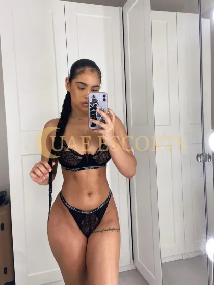Coral photo 3 in Angers: 23 years old, arab, regular, black hair, 147 cm, 54 kg, Medium bust