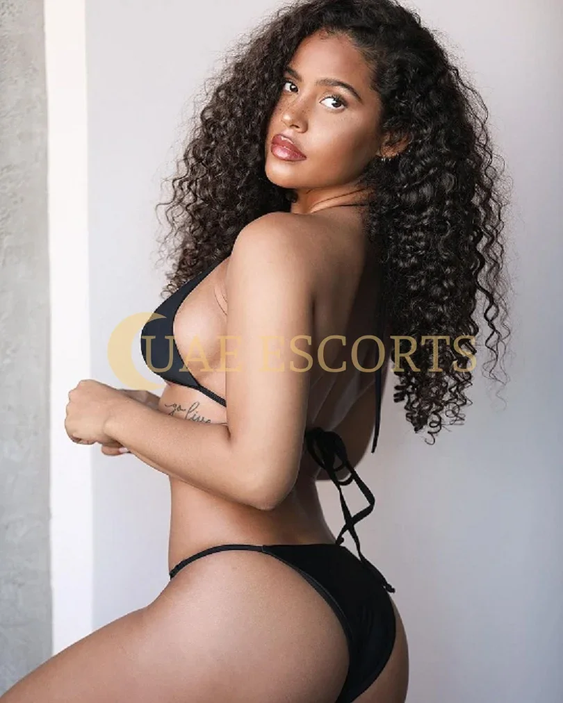 Coral photo 4 in Angers: 23 years old, arab, regular, black hair, 147 cm, 54 kg, Medium bust