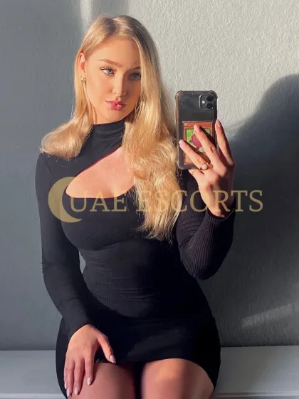 Crescencia photo 3 in Aix-les-Bains: 25 years old, arab, slim, blonde hair, 169 cm, 55 kg, Medium bust