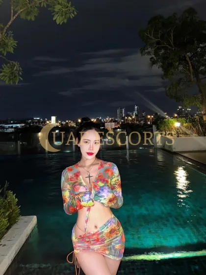Csilla photo 4 in Wiesbaden: 25 years old, asian, slim, black hair, 165 cm, 50 kg, Large bust