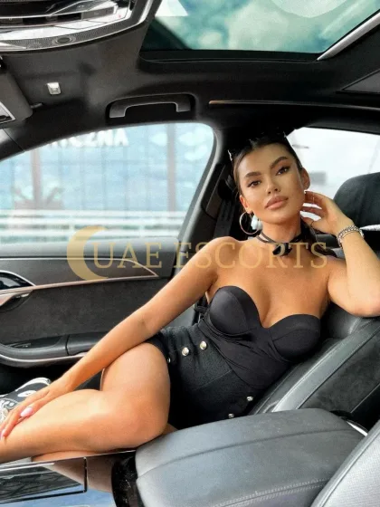 Dafina photo 3 in Lille: 22 years old, european, slim, brown hair, 169 cm, 54 kg, Medium bust