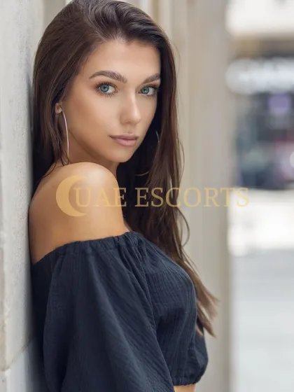 Dairine photo 4 in Oxford: 22 years old, european, slim, brown hair, 171 cm, 52 kg, Medium bust
