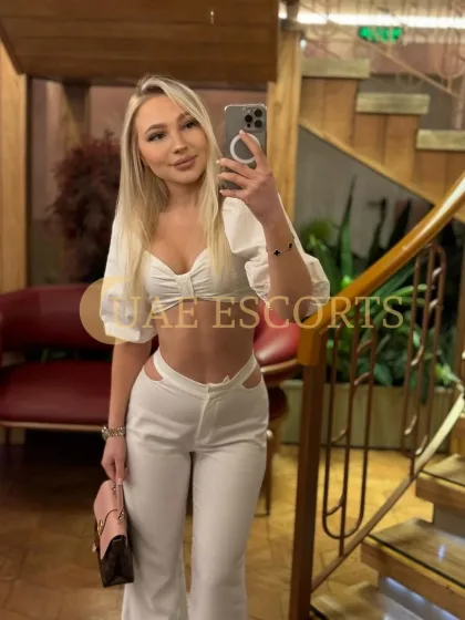 аиль photo 6 in Strasbourg: 21 years old, european, slim, blonde hair, 168 cm, 52 kg, Medium bust