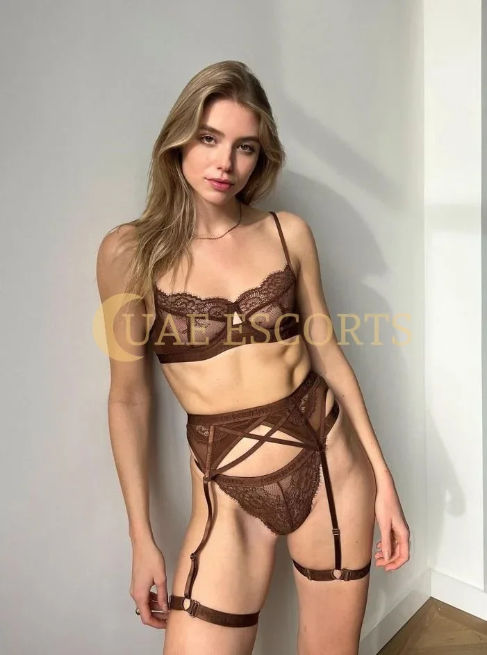 Delfina photo 2 in St Albans: 20 years old, european, slim, blonde hair, 170 cm, 53 kg, Medium bust