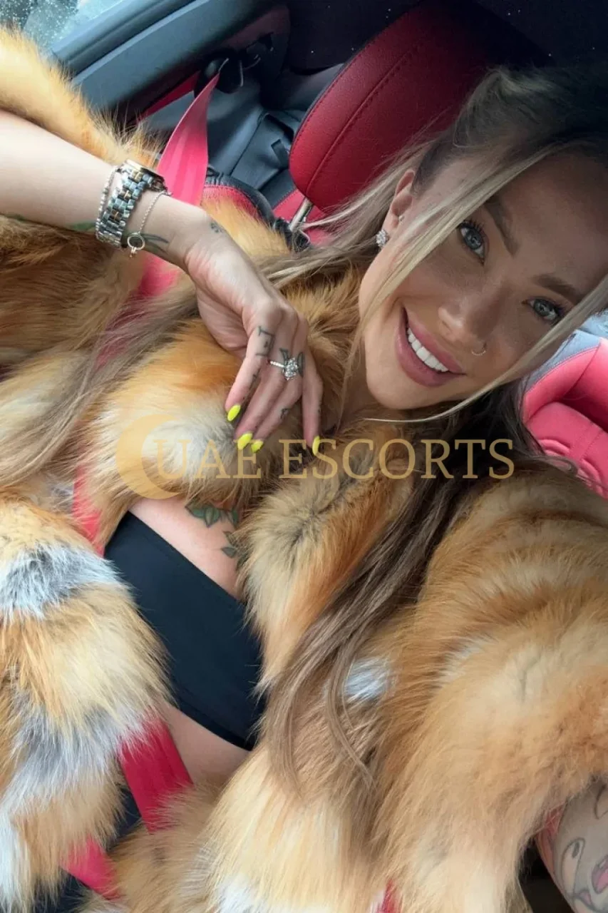 Derly photo 10 in Saintes: 28 years old, european, slim, brown hair, 174 cm, 59 kg, Large bust