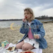 Derya photo 2 in Marseille: 29 years old, european, slim, brown hair, 167 cm, 55 kg, Large bust