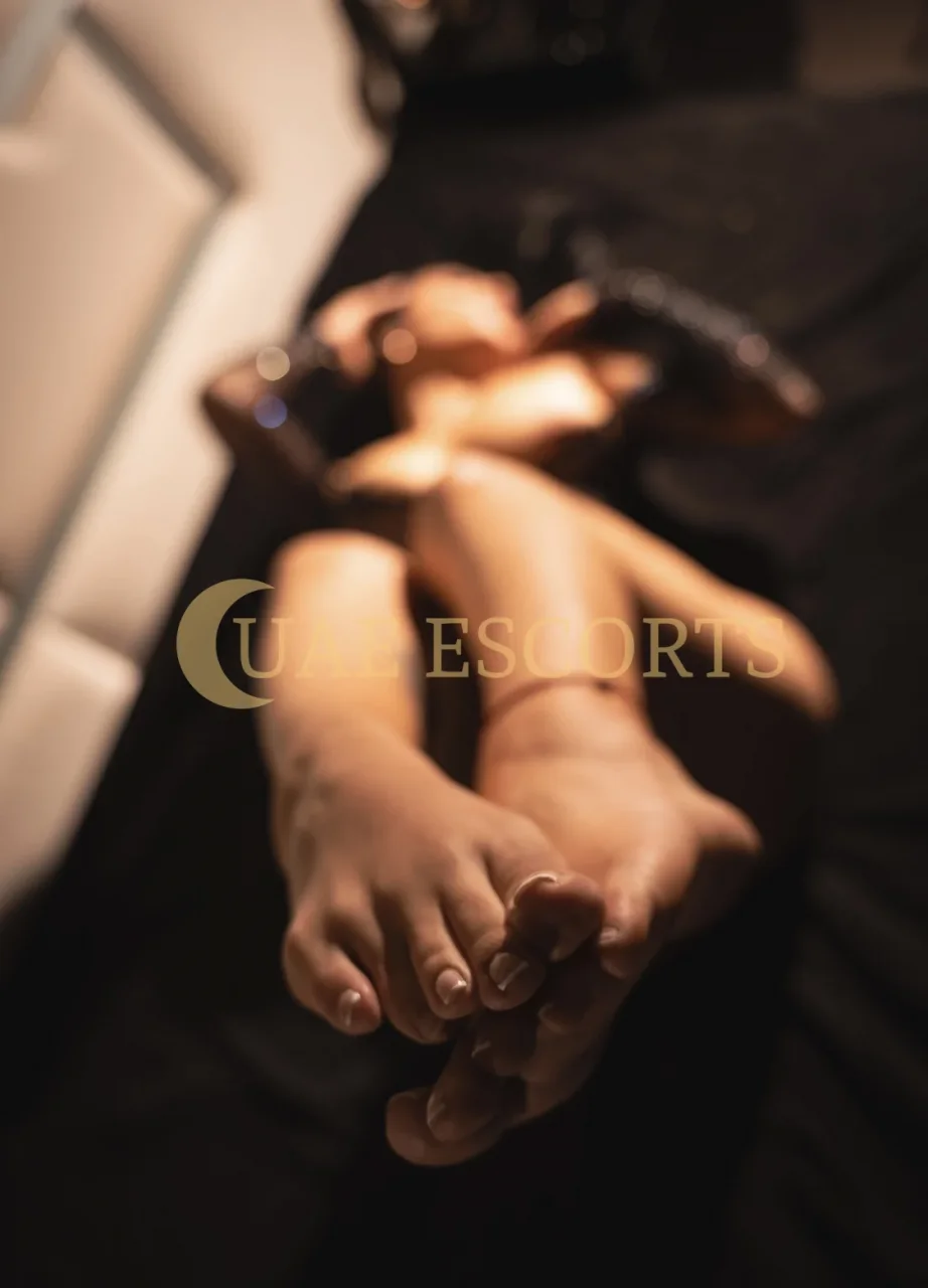 Devi photo 4 in Munich: 25 years old, regular, black hair, 160 cm, 60 kg, Medium bust