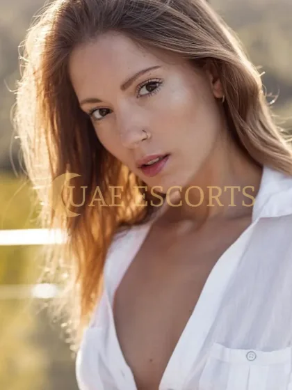 Didda photo 2 in Dusseldorf: 23 years old, arab, slim, brown hair, 170 cm, 51 kg, Medium bust