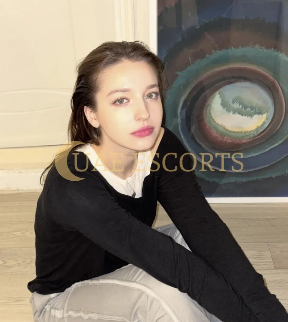 Dietlinde photo 3 in Sens: 27 years old, arab, slim, black hair, 170 cm, 50 kg, Large bust