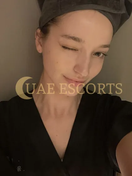 Dietlinde photo 5 in Sens: 27 years old, arab, slim, black hair, 170 cm, 50 kg, Large bust