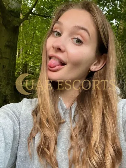 Dobromila photo 3 in Strasbourg: 21 years old, european, slim, brown hair, 170 cm, 53 kg, Medium bust