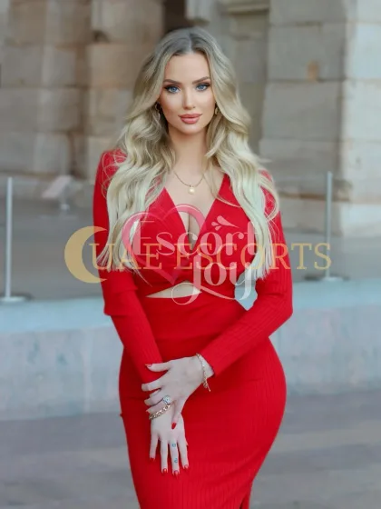 Dorey photo 1 in Buckinghamshire: 30 years old, european, regular, blonde hair, 168 cm, 63 kg, Large bust