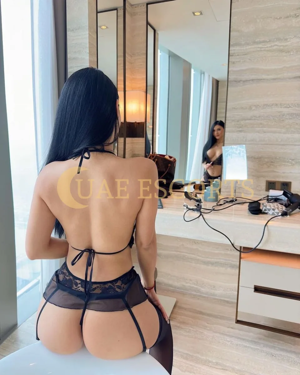 Dorothe photo 5 in Mulhouse: 25 years old, arab, curvy, black hair, 165 cm, 50 kg, Large bust