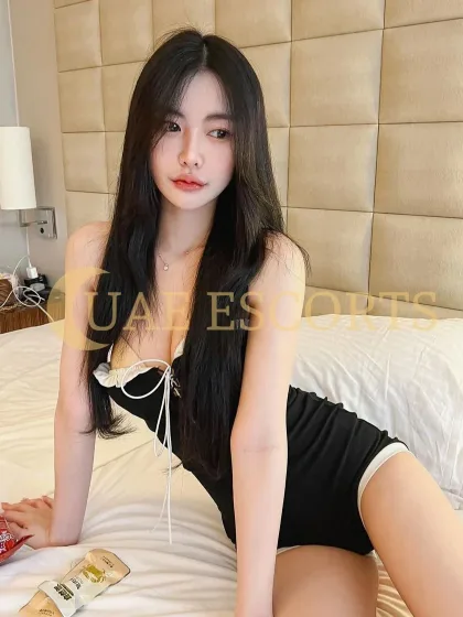 Dragitsa photo 2 in Kleve: 23 years old, asian, regular, black hair, 171 cm, 49 kg, Large bust