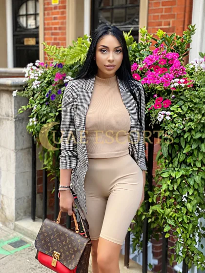 Дулсе фото 2 - Bristol, 27 лет, стройная, брюнетка, 170 см, 55 кг, грудь Large