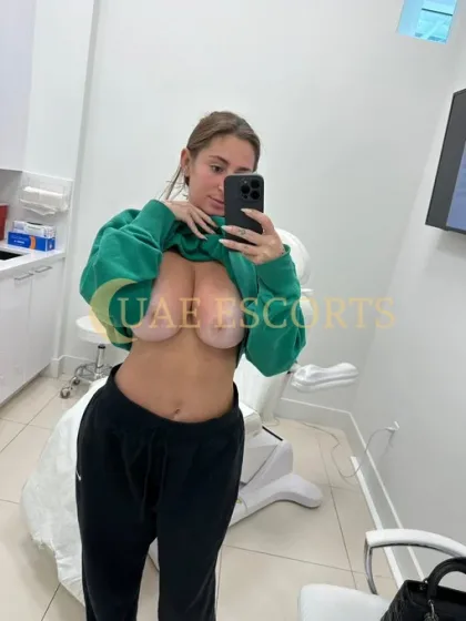 Dunja photo 2 in Leeds: 23 years old, regular, black hair, 159 cm, 59 kg, Large bust