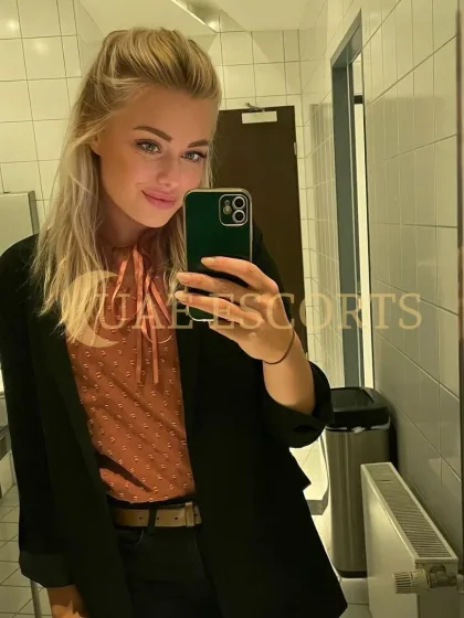 Ефимена фото 1 - Stuttgart, 26 лет, европейская, стройная, блондинка, 168 см, 54 кг, грудь Medium