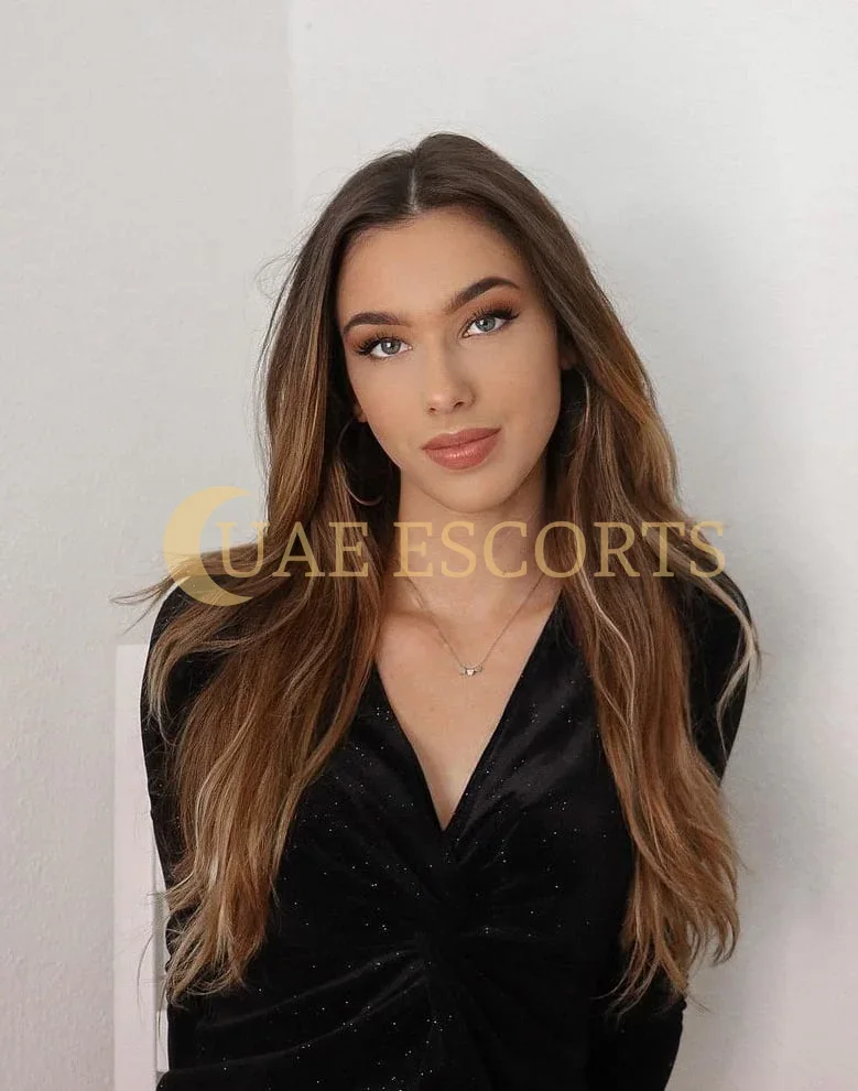 Eir photo 2 in Saarbrücken: 25 years old, arab, slim, brown hair, 170 cm, 54 kg, Medium bust