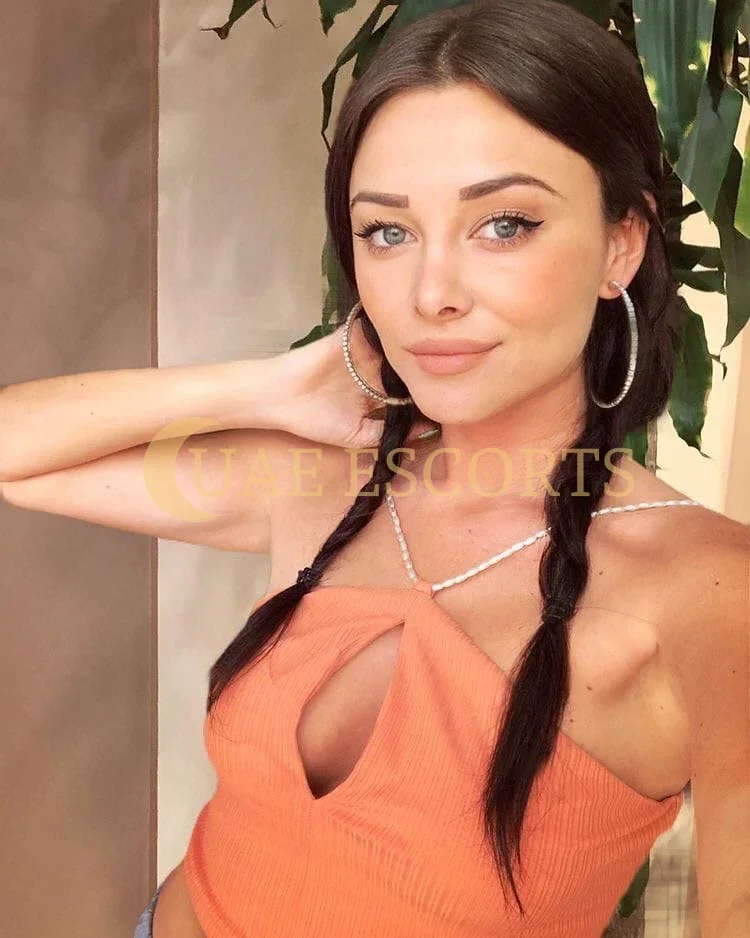 Else photo 1 in Brighton: 22 years old, arab, slim, black hair, 168 cm, 54 kg, Medium bust