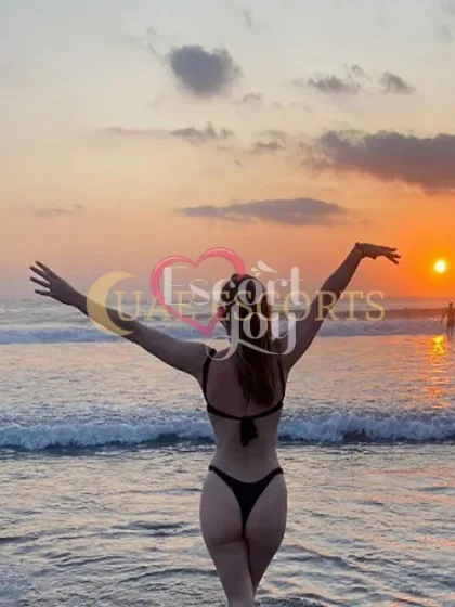 Embla photo 2 in Toulouse: 25 years old, slim, brunette, 167 cm, 53 kg, Medium bust