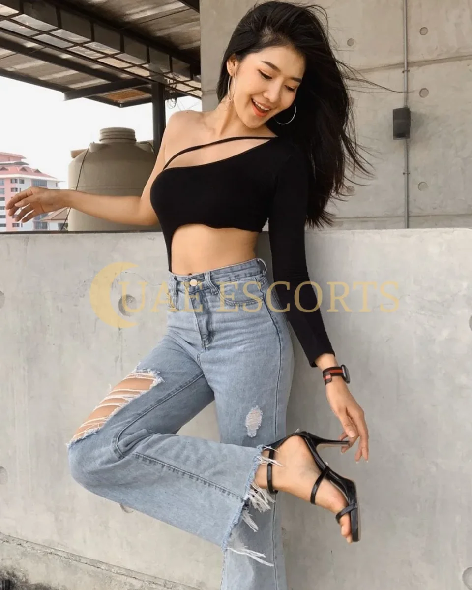 Emese photo 4 in Karlsruhe: 25 years old, black hair, 166 cm, 48 kg, Large bust