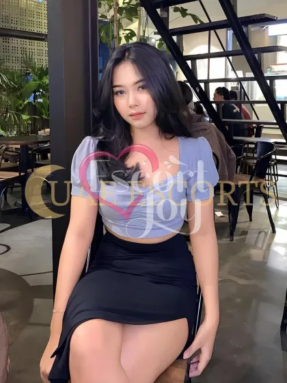 Emilce photo 6 in Munich: 24 years old, slim, black hair, 161 cm, 53 kg, Large bust