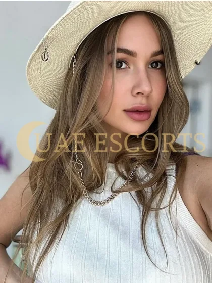 Encarna photo 1 in Reims: 23 years old, arab, slim, brown hair, 170 cm, 54 kg, Medium bust