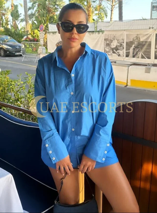 Erlen photo 1 in Lille: 30 years old, curvy, black hair, 166 cm, 57 kg, Medium bust