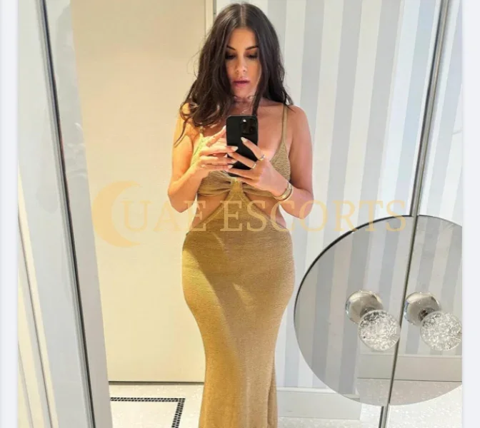 Erlen photo 3 in Lille: 30 years old, curvy, black hair, 166 cm, 57 kg, Medium bust