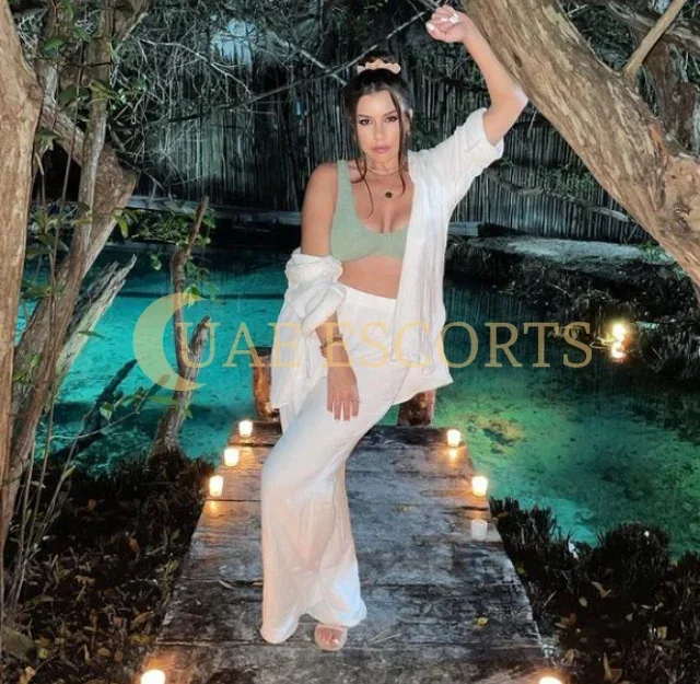 Erlen photo 9 in Lille: 30 years old, curvy, black hair, 166 cm, 57 kg, Medium bust
