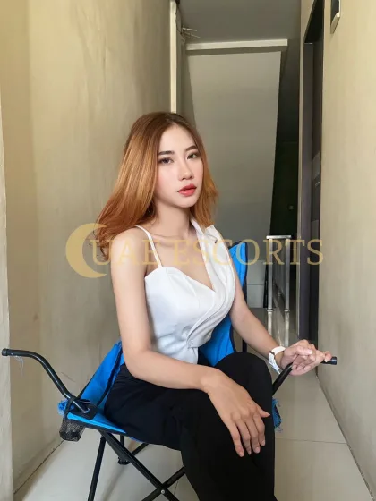 Эсмарелда фото 6 - Paris, 27 лет, стройная, шатенка, 165 см, 46 кг, грудь Medium