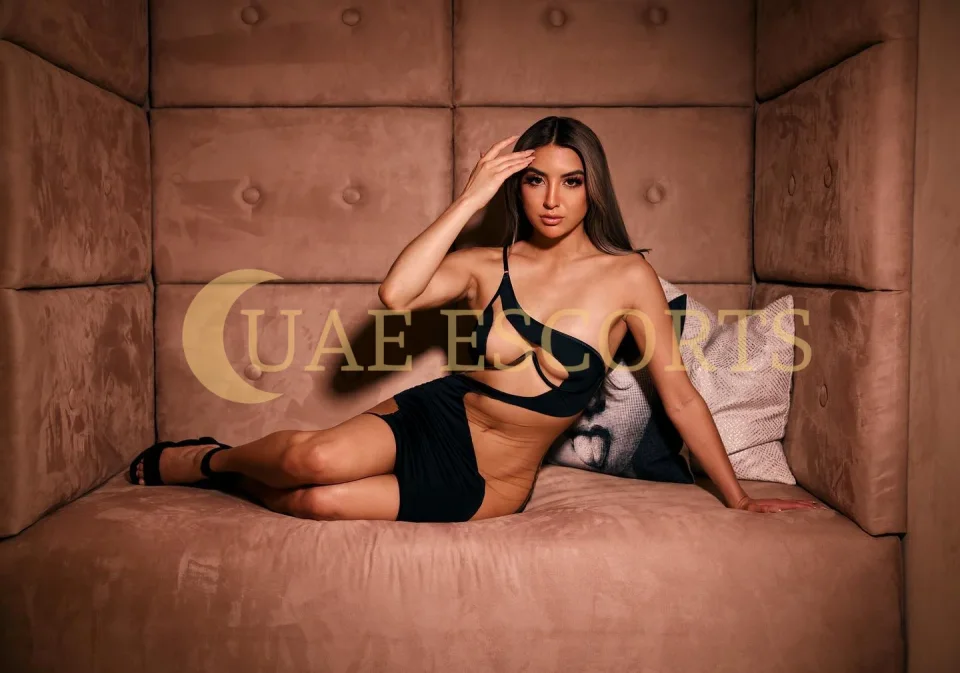 Esmee photo 9 in Heidelberg: 29 years old, curvy, blonde hair, 180 cm, 75 kg, Medium bust