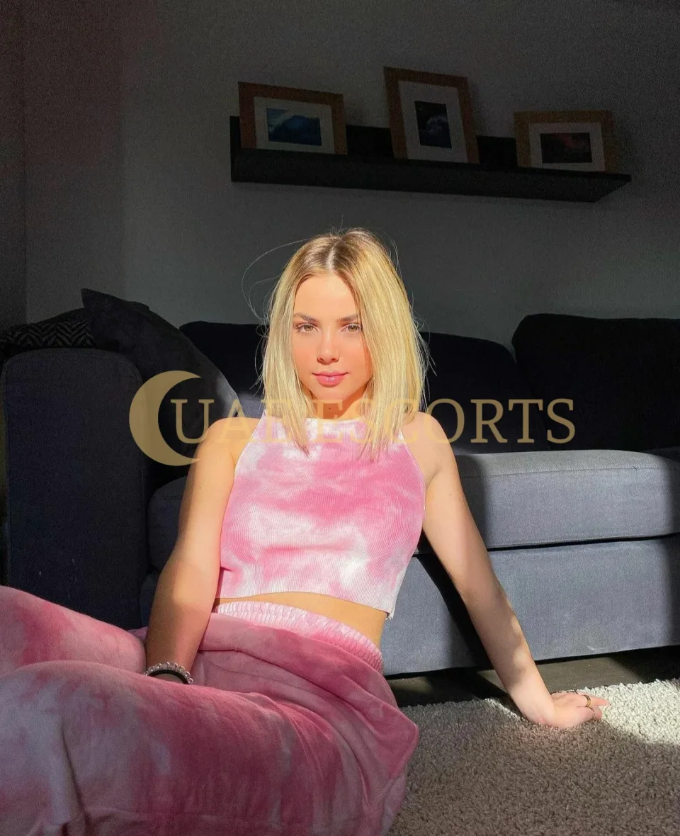 Estefania photo 6 in Lisieux: 28 years old, blonde hair, 169 cm, 54 kg, Large bust