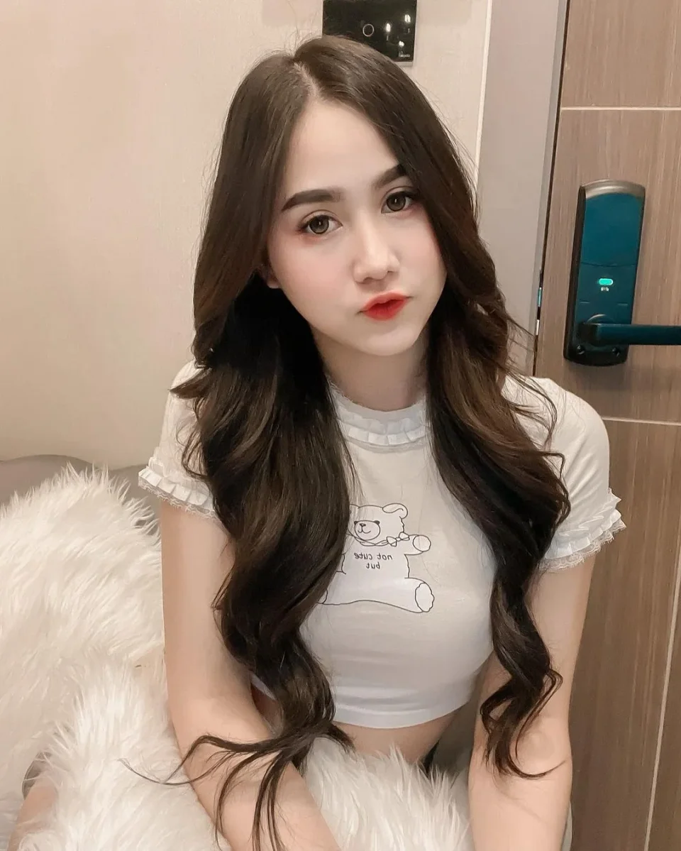 Astrid photo 1 in Bangkok: 25 years old, slim, black hair, 167 cm, 50 kg, C bust