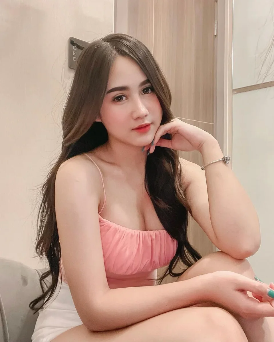 Astrid photo 2 in Bangkok: 25 years old, slim, black hair, 167 cm, 50 kg, C bust