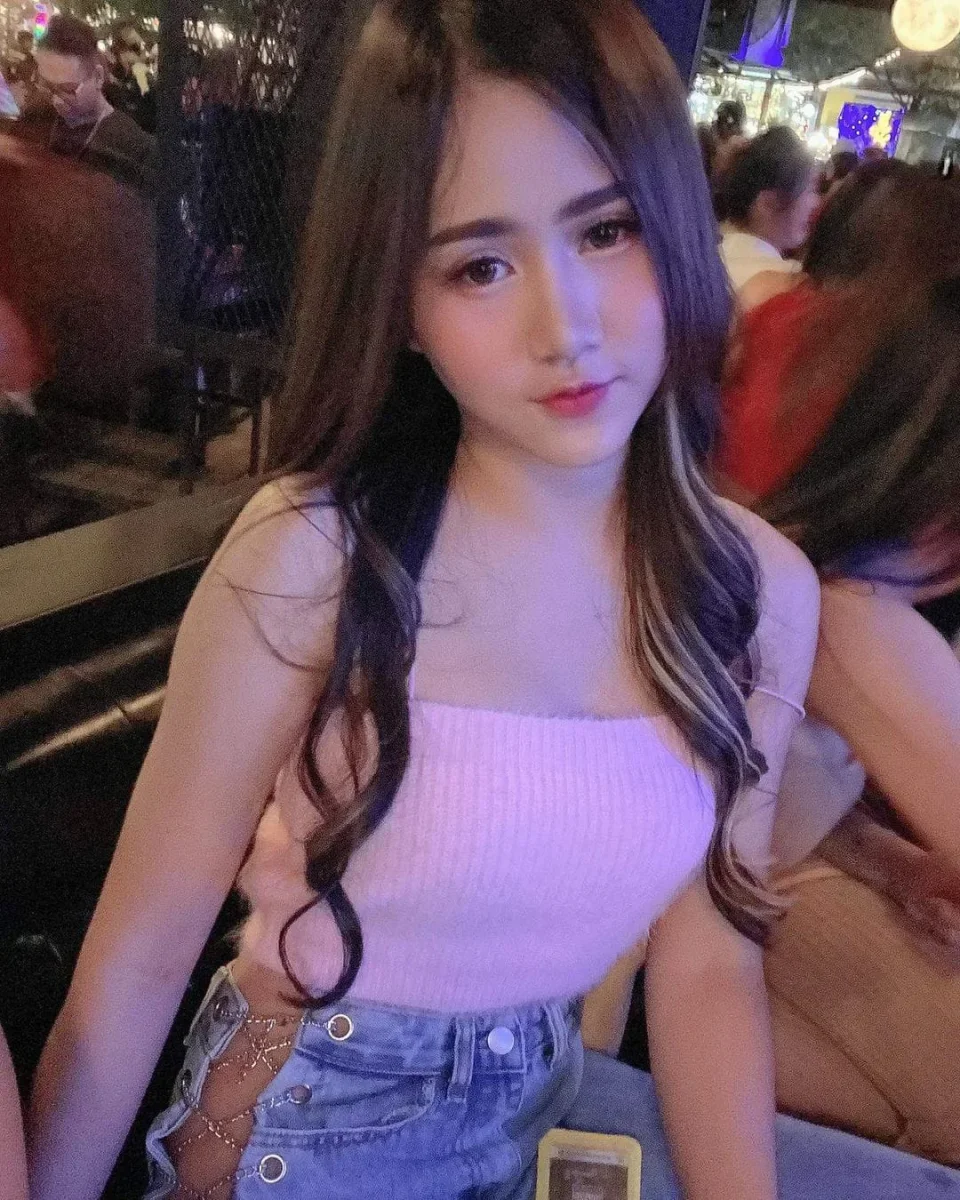 Astrid photo 3 in Bangkok: 25 years old, slim, black hair, 167 cm, 50 kg, C bust