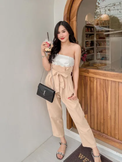 Astrid photo 4 in Bangkok: 25 years old, slim, black hair, 167 cm, 50 kg, C bust