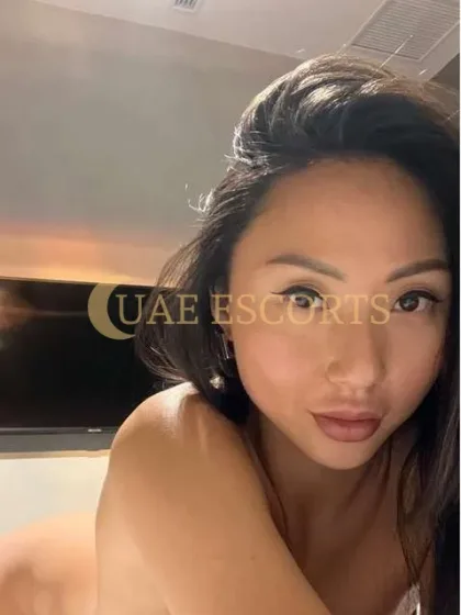 Этелвина фото 1 - Salon de Provence, 28 лет, regular, брюнетка, 170 см, 76 кг, грудь Medium