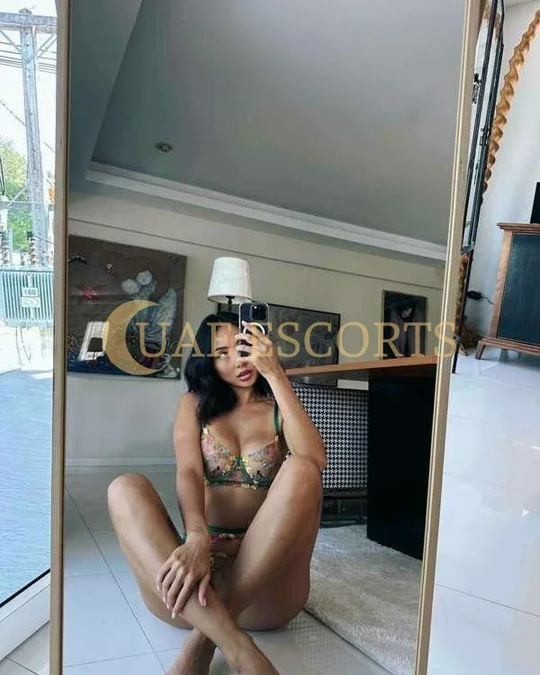 Этелвина фото 8 - Salon de Provence, 28 лет, regular, брюнетка, 170 см, 76 кг, грудь Medium