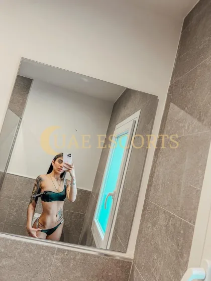 Evfrosiniia photo 4 in Paris: 23 years old, slim, black hair, 170 cm, 56 kg, Small bust