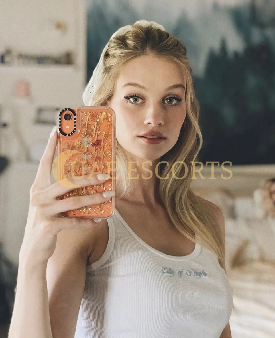 Eyglo photo 5 in Paris: 22 years old, slim, blonde hair, 171 cm, 53 kg, Medium bust