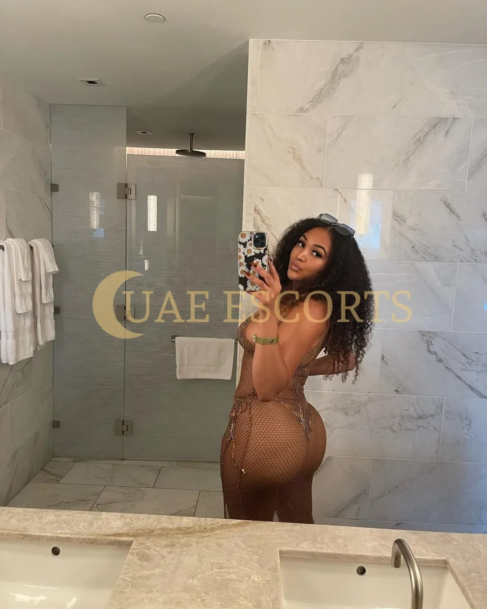Eythrudur photo 7 in Glasgow: 25 years old, arab, curvy, black hair, 172 cm, 65 kg, Medium bust